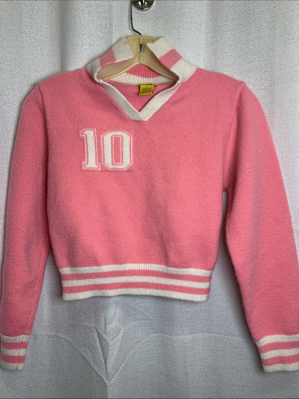 Daisy Pink Cropped V-Neck Sweater with White Trim